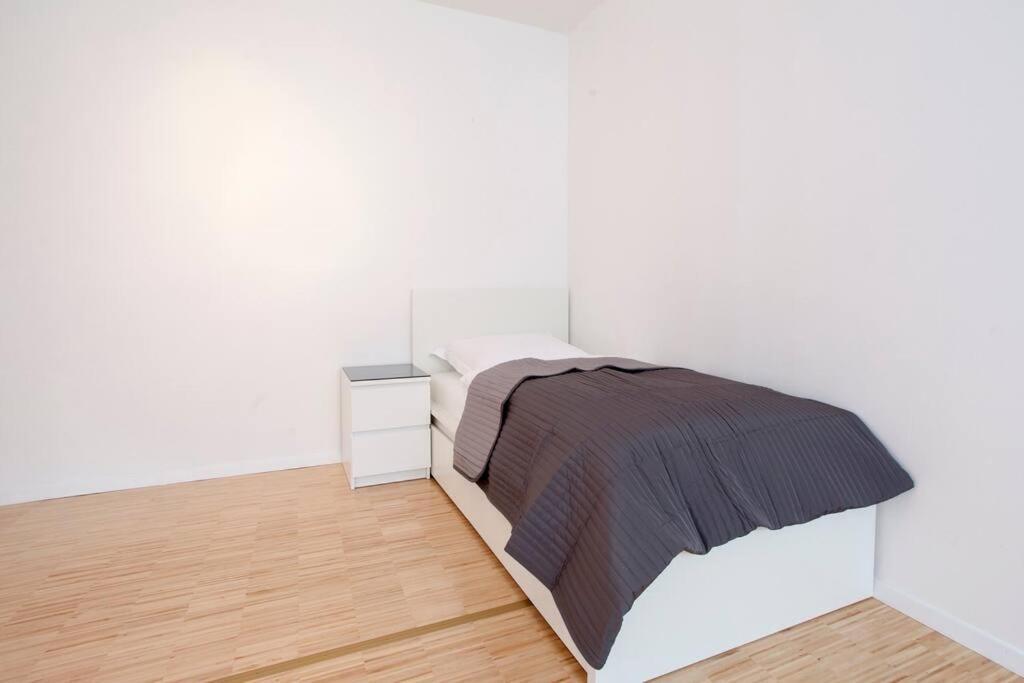 Exclusive 2-Room Souterrain Apartment Nuremberg ภายนอก รูปภาพ