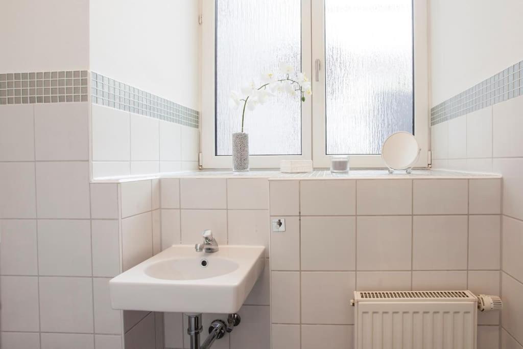Exclusive 2-Room Souterrain Apartment Nuremberg ภายนอก รูปภาพ