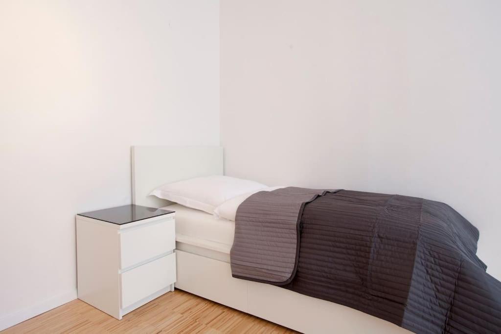 Exclusive 2-Room Souterrain Apartment Nuremberg ภายนอก รูปภาพ