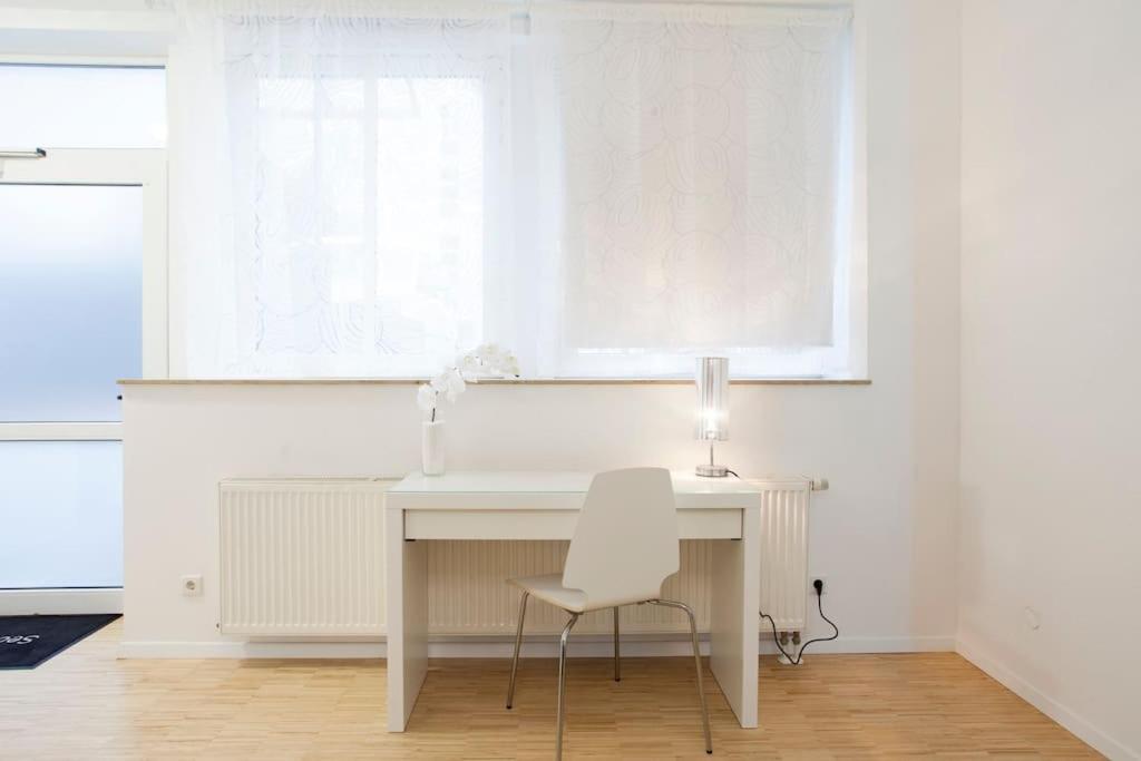 Exclusive 2-Room Souterrain Apartment Nuremberg ภายนอก รูปภาพ
