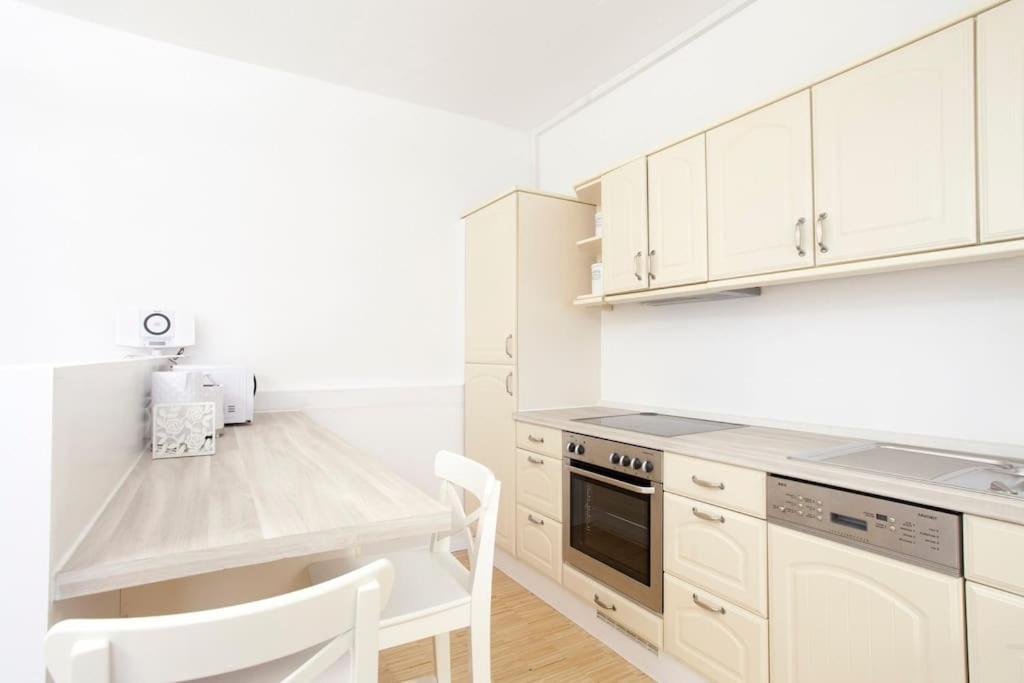 Exclusive 2-Room Souterrain Apartment Nuremberg ภายนอก รูปภาพ