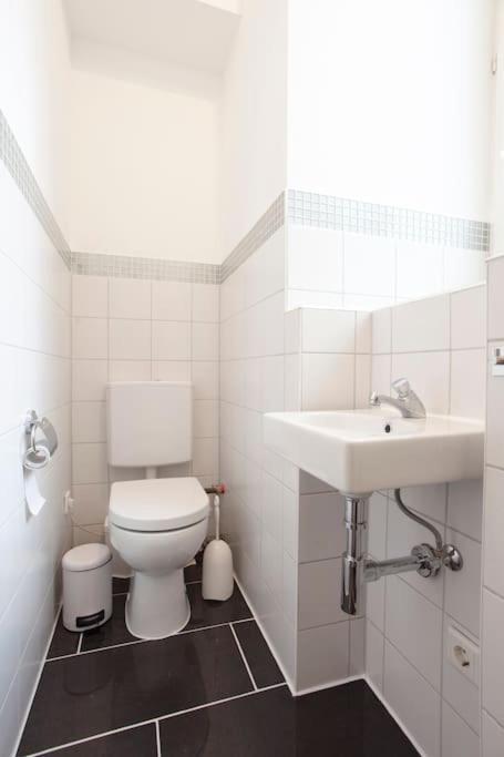 Exclusive 2-Room Souterrain Apartment Nuremberg ภายนอก รูปภาพ